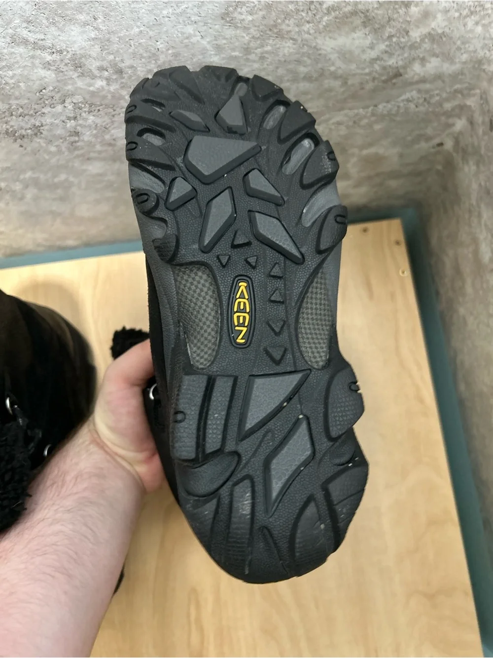 KEEN Women's Betty Waterproof Short Boot size 8